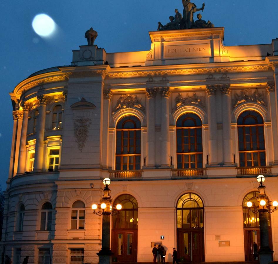 Fiesta Apartament Varsó Kültér fotó